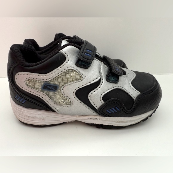 Kids Black and Silver Velcro Shoes with lights - Size 6.5 - Picture 2 of 8